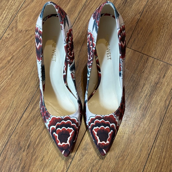 Nine West Red and Black Floral Heels - Picture 1 of 11